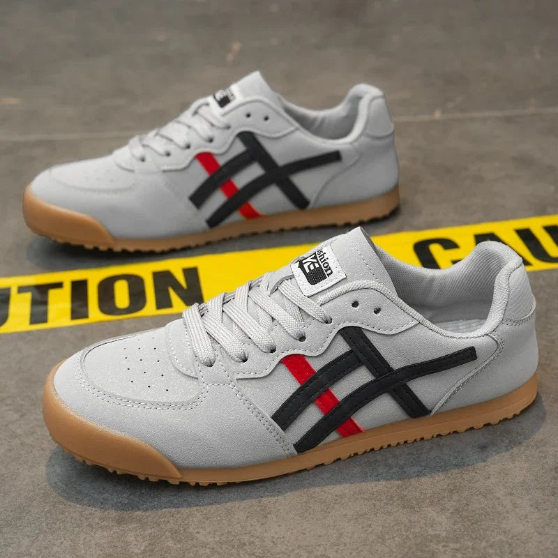 White Breathable Casual Shoes Men Canvas Shoes Korean Men Slip-on Couples Sneakers Comfortable Outdoor Walking Flats Shoes