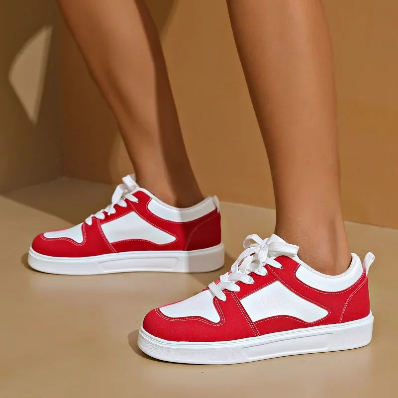 2024 White Red Sports Skate Shoes Ladies Large Size 42 Low Top Casual sneakers Ladies flat comfortable leather skates