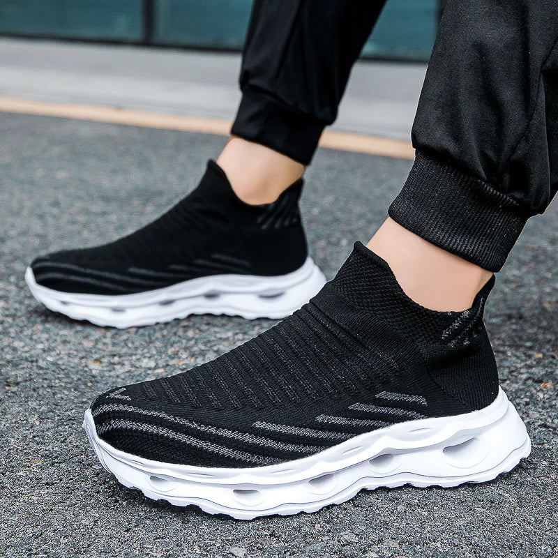 Hiking Shoes Men's Sports Running Black Running Shoes Breathable Mesh Women Lightweight Shock-absorbing Tennis Shoes Large Size
