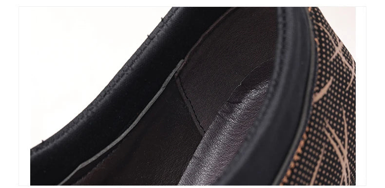 Business Men Leather Shoes for Men 2025 New Comfort Trend Flat Work Shoes Casual Moccasin Sneakers Slip on Big Size Male Loafers