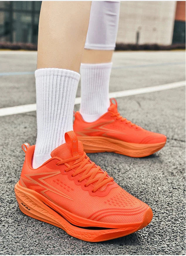 Men Women Carbon Plate Running Shoes Soft Cushion Shock Absorbing Sports Shoes Unisex Sneakers Light Anti-Slip Training Shoes