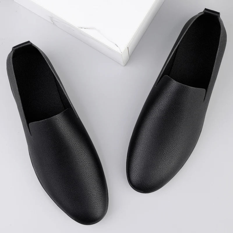 New Mens Casual Leather Shoes Handmade Lightweight Mens Loafers Moccasins Breathable Slip on Flats Soft-Soled Male Driving Shoes