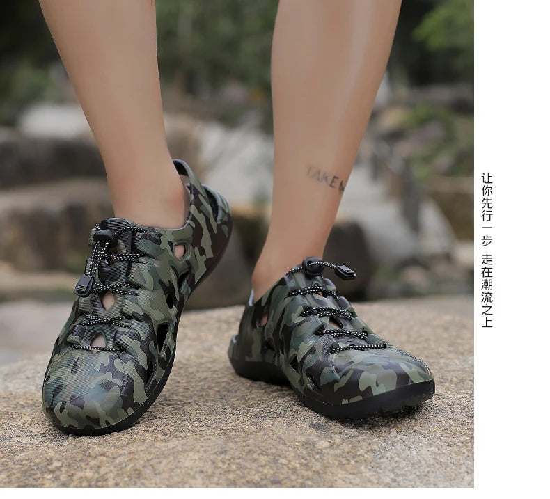 Men Sandals Brand Clogs Casual Shoes EVA Lightweight Sandles Man Colorful Shoes for Summer Beach Zapatillas Hombre