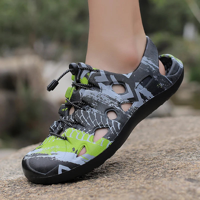 Men Sandals Brand Clogs Casual Shoes EVA Lightweight Sandles Man Colorful Shoes for Summer Beach Zapatillas Hombre
