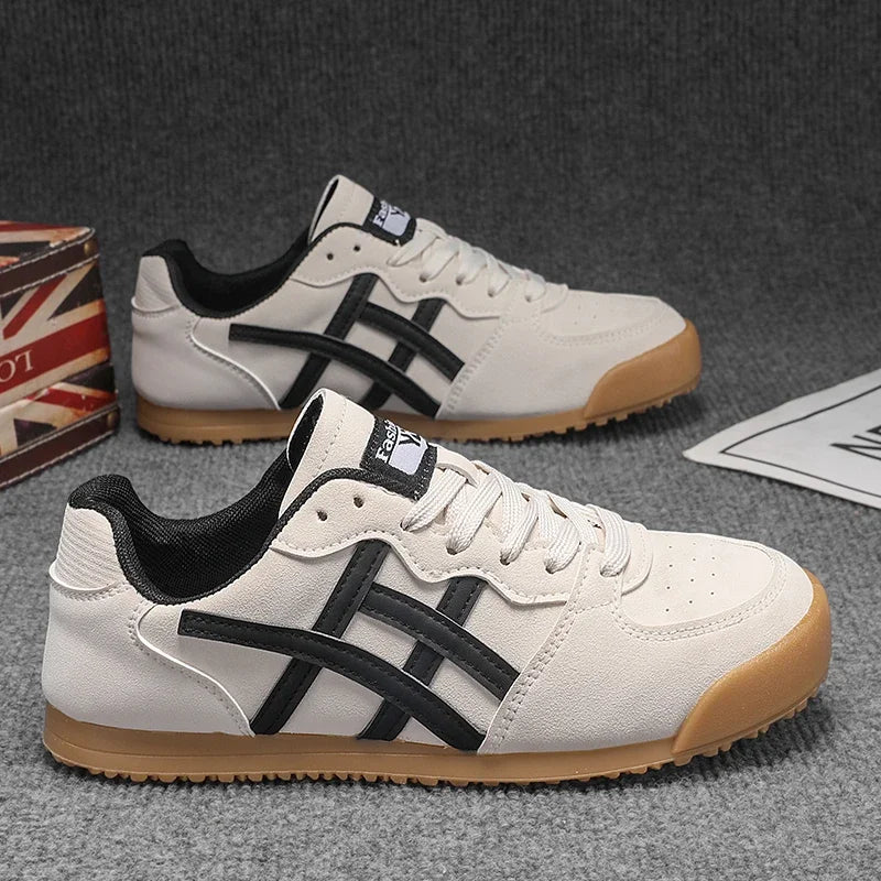 White Breathable Casual Shoes Men Canvas Shoes Korean Men Slip-on Couples Sneakers Comfortable Outdoor Walking Flats Shoes