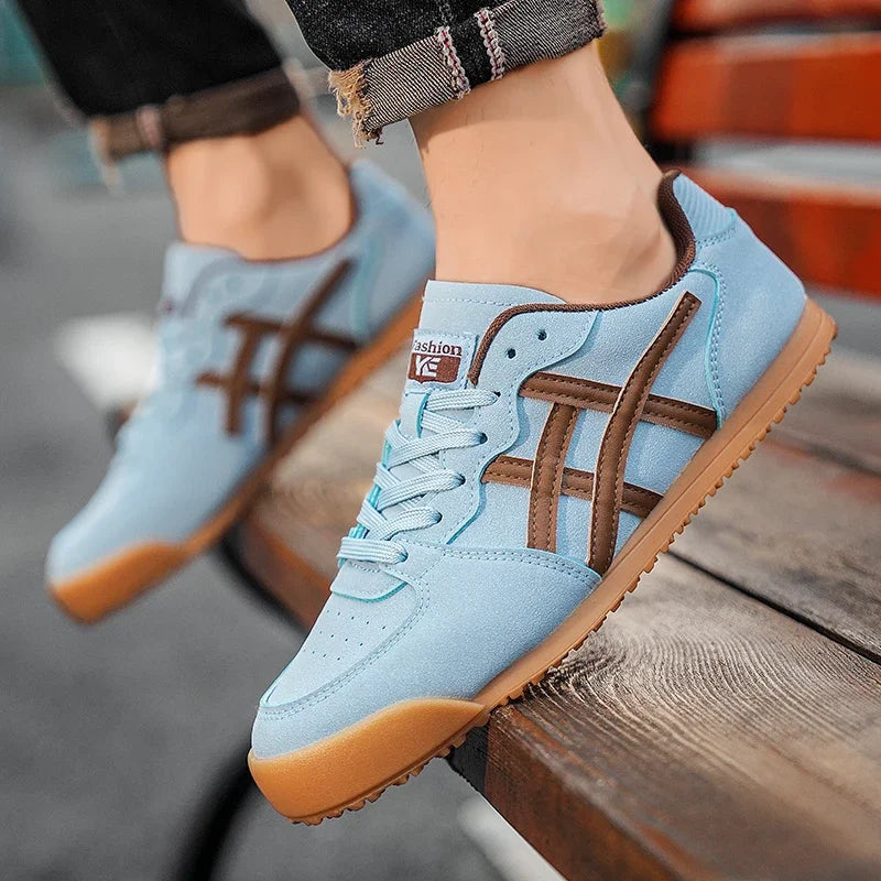White Breathable Casual Shoes Men Canvas Shoes Korean Men Slip-on Couples Sneakers Comfortable Outdoor Walking Flats Shoes