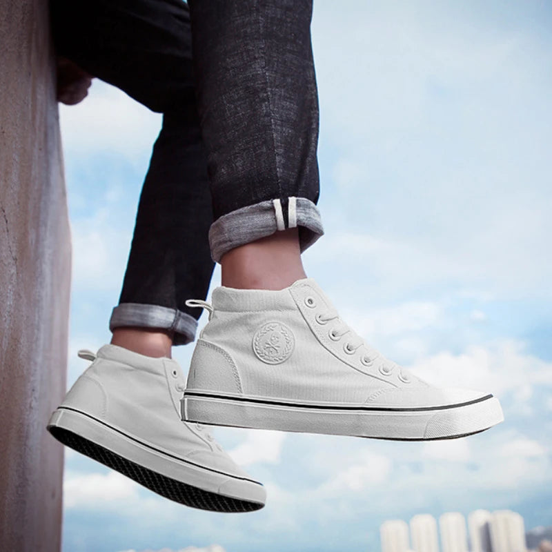 High Top Canvas Shoes Men Shoes Fashion Classics Casual Shoes Solid Color Lace Up Running Shoe High Quality Flat Male Sneakers