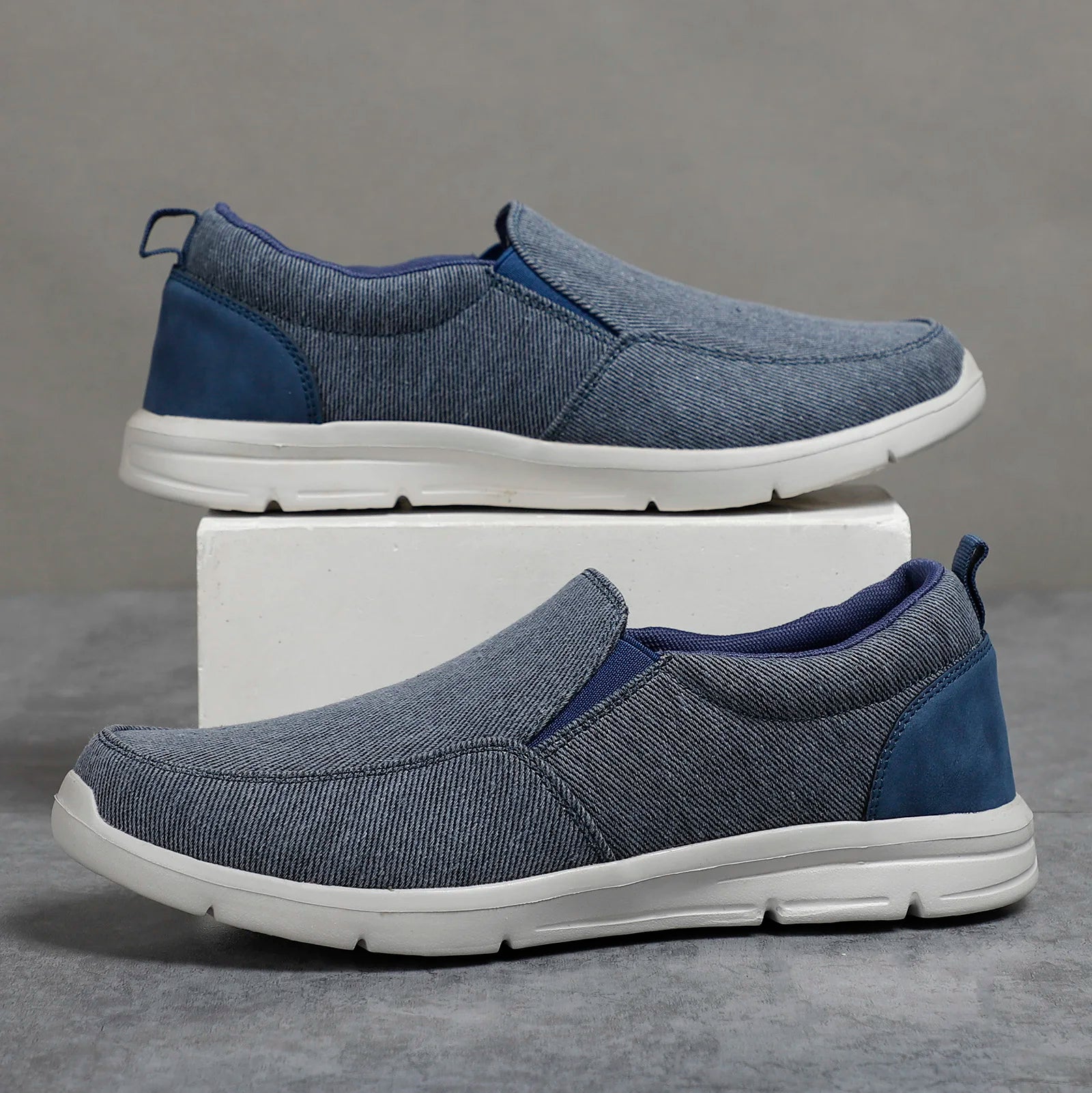 Men Casual Shoes Canvas Breathable Loafers Men Fashion New Male Comfortable Outdoor Walking Shoes Classic Loafers Men Sneakers