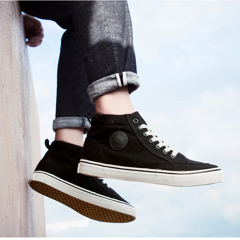 High Top Canvas Shoes Men Shoes Fashion Classics Casual Shoes Solid Color Lace Up Running Shoe High Quality Flat Male Sneakers