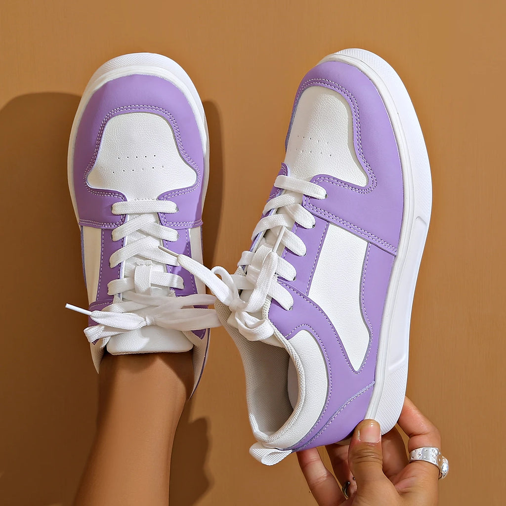 2024 White Red Sports Skate Shoes Ladies Large Size 42 Low Top Casual sneakers Ladies flat comfortable leather skates