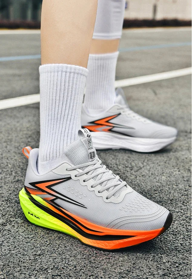 Men Women Carbon Plate Running Shoes Soft Cushion Shock Absorbing Sports Shoes Unisex Sneakers Light Anti-Slip Training Shoes