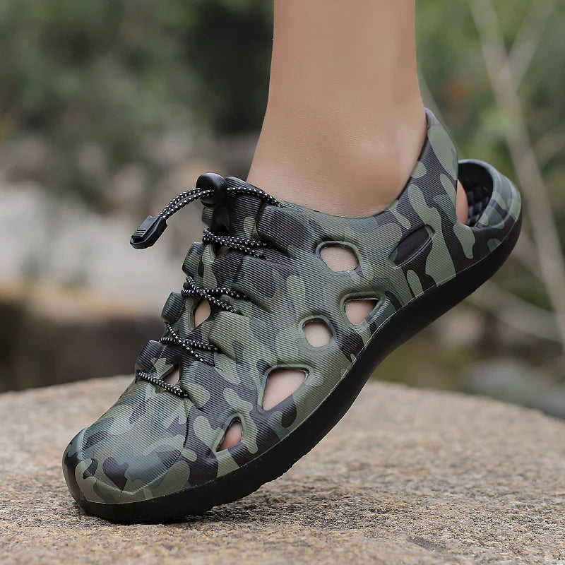 Men Sandals Brand Clogs Casual Shoes EVA Lightweight Sandles Man Colorful Shoes for Summer Beach Zapatillas Hombre