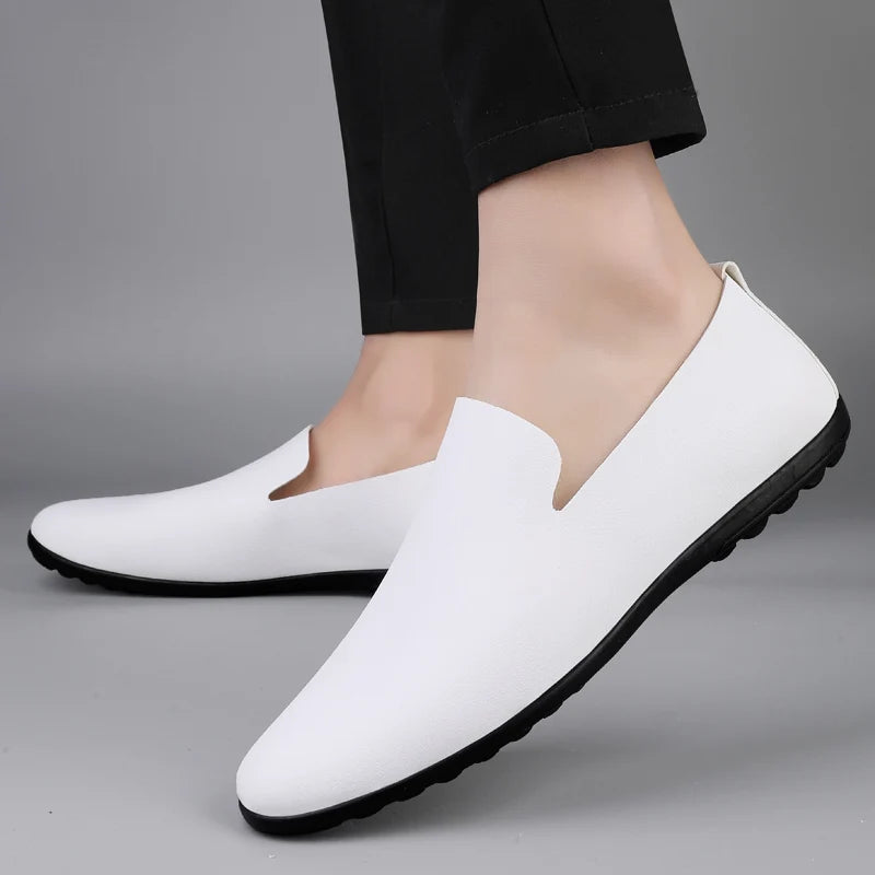 New Mens Casual Leather Shoes Handmade Lightweight Mens Loafers Moccasins Breathable Slip on Flats Soft-Soled Male Driving Shoes