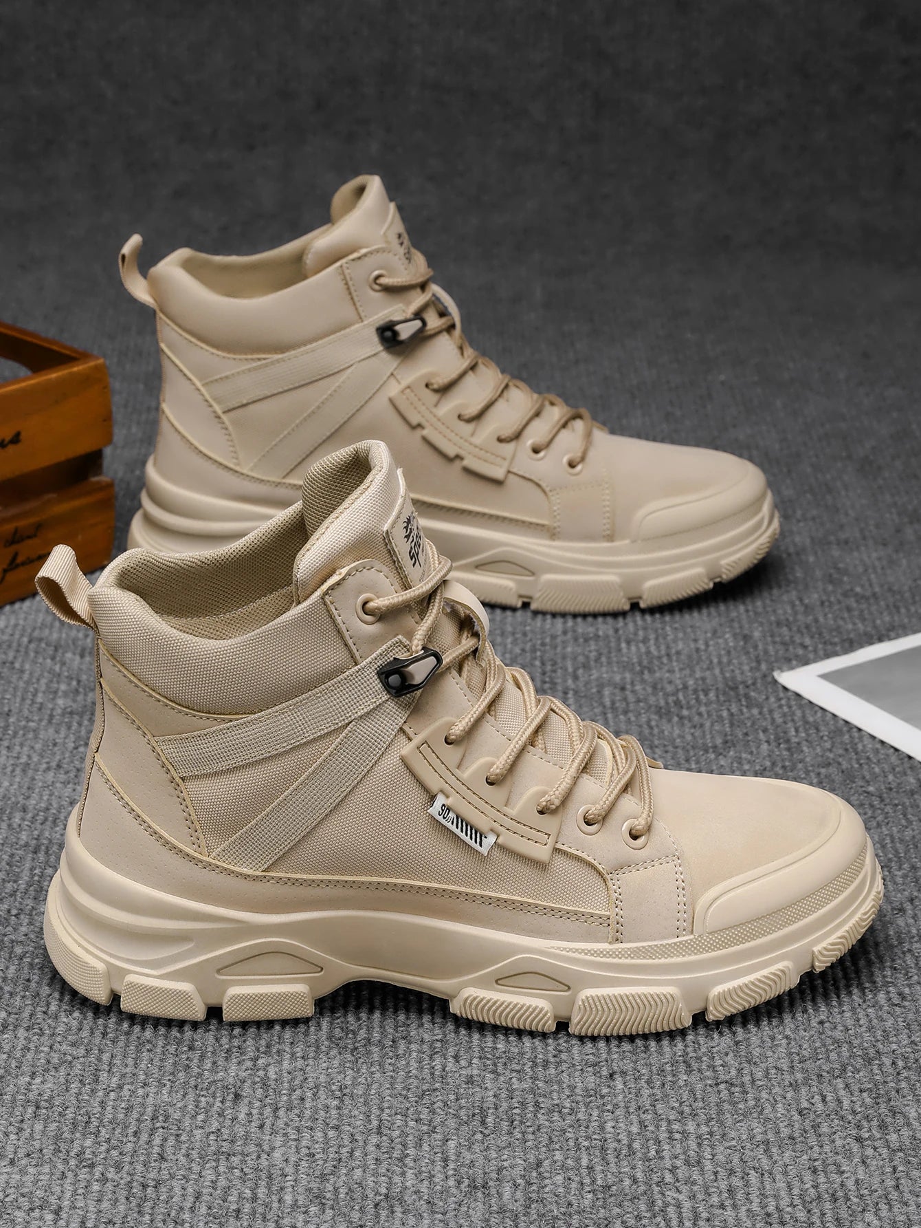 Men's high top boots, casual sports shoes, outdoor camouflage, wear-resistant, trendy and fashionable men's boots