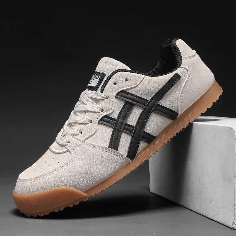 White Breathable Casual Shoes Men Canvas Shoes Korean Men Slip-on Couples Sneakers Comfortable Outdoor Walking Flats Shoes