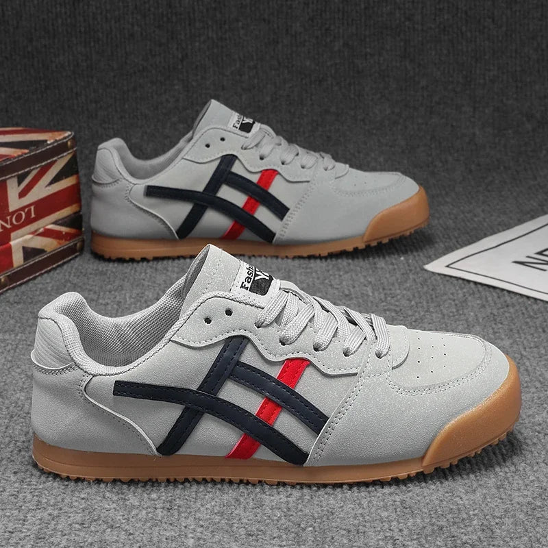 White Breathable Casual Shoes Men Canvas Shoes Korean Men Slip-on Couples Sneakers Comfortable Outdoor Walking Flats Shoes