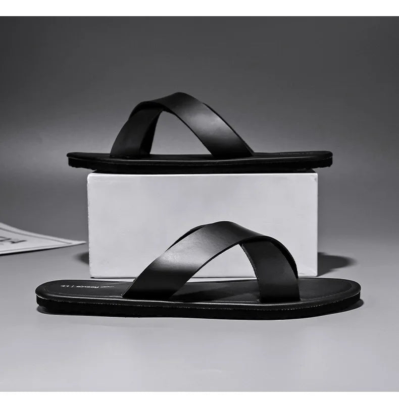 Men's Outdoor Slippers Beach Flat Flip-flop Slippers Summer Casual Slippers Indoor Home Men's Non Slip Shoes Breathable Sandals