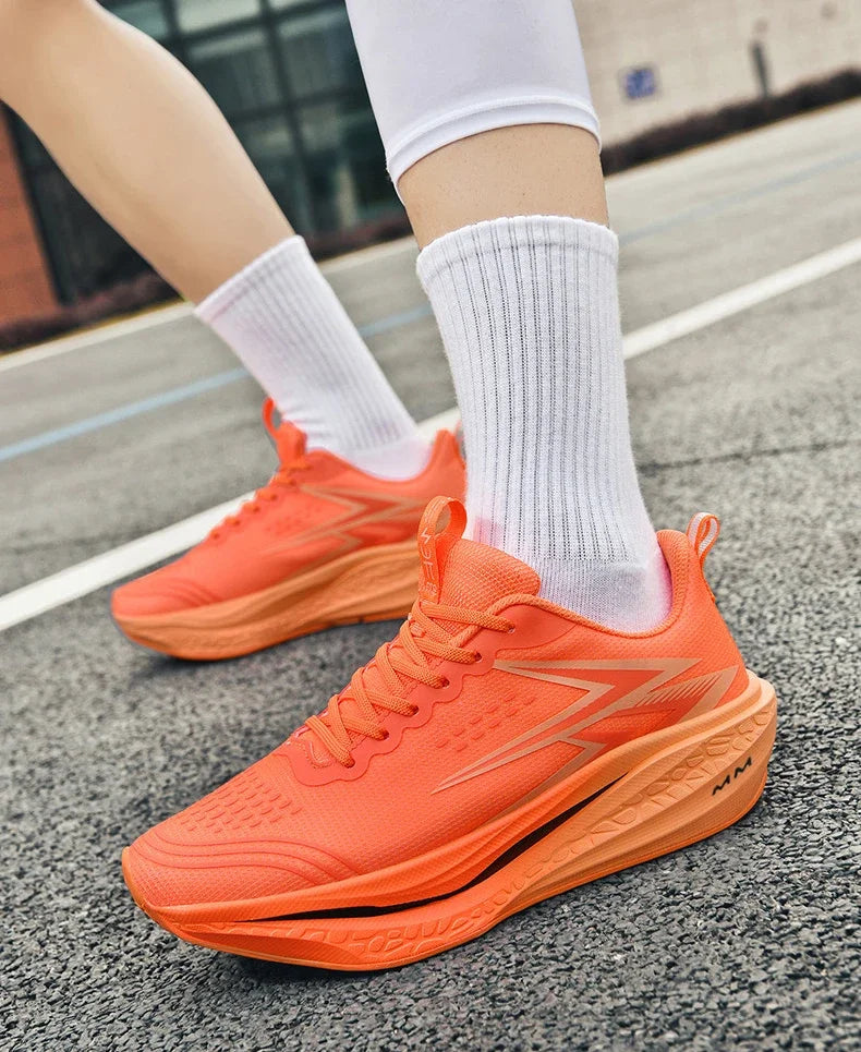 Men Women Carbon Plate Running Shoes Soft Cushion Shock Absorbing Sports Shoes Unisex Sneakers Light Anti-Slip Training Shoes