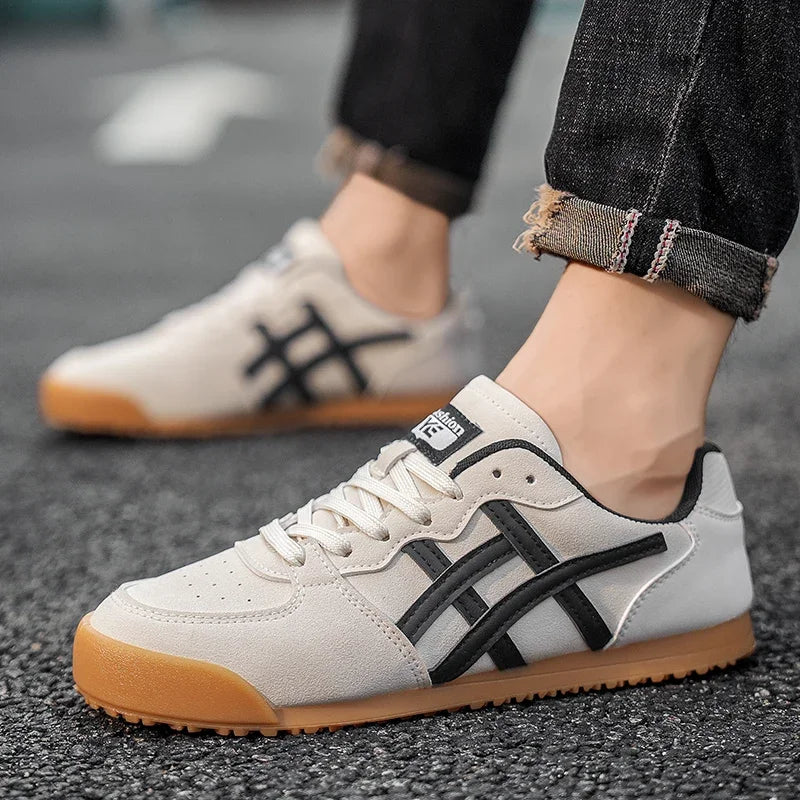 White Breathable Casual Shoes Men Canvas Shoes Korean Men Slip-on Couples Sneakers Comfortable Outdoor Walking Flats Shoes
