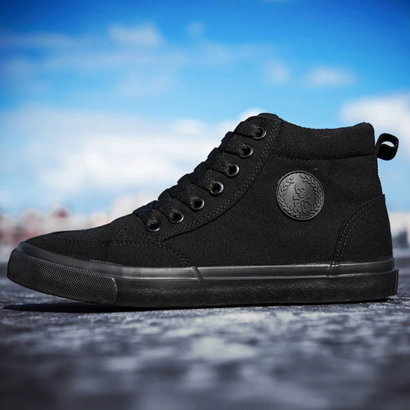 High Top Canvas Shoes Men Shoes Fashion Classics Casual Shoes Solid Color Lace Up Running Shoe High Quality Flat Male Sneakers