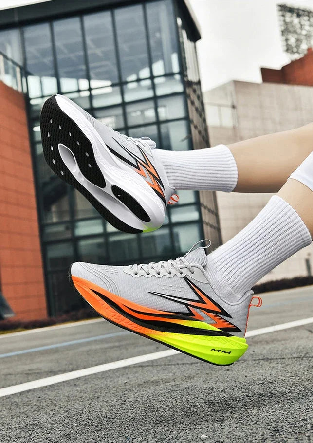Men Women Carbon Plate Running Shoes Soft Cushion Shock Absorbing Sports Shoes Unisex Sneakers Light Anti-Slip Training Shoes