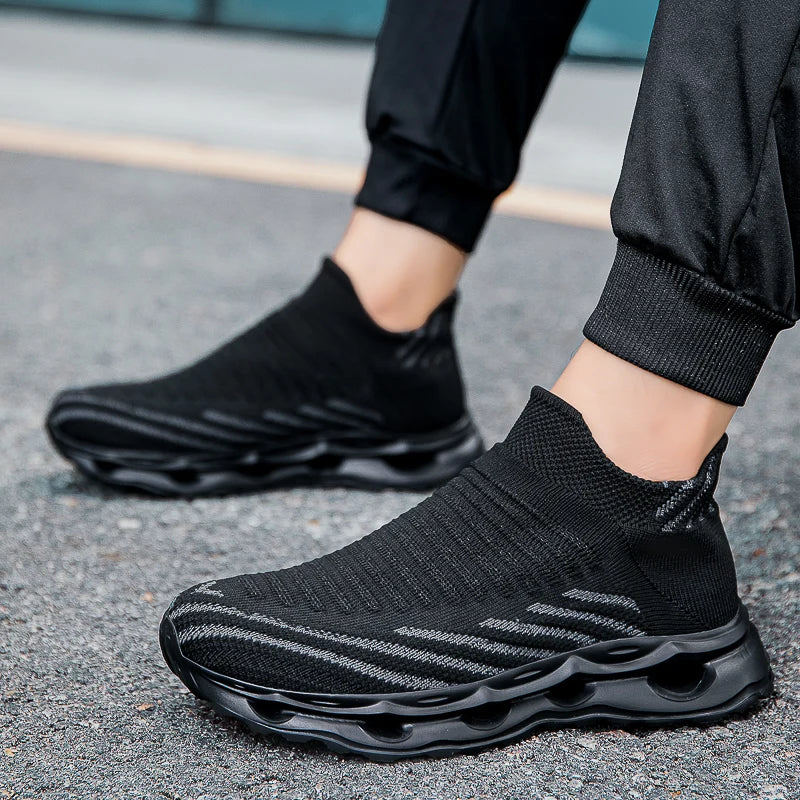 Hiking Shoes Men's Sports Running Black Running Shoes Breathable Mesh Women Lightweight Shock-absorbing Tennis Shoes Large Size