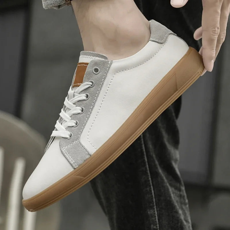 2025 New Luxury Cow Leather Casual Outdoor Sneakers for Men Flat Designer Antiskid Walking Shoes Fashion Lace-Up Oxford Shoes