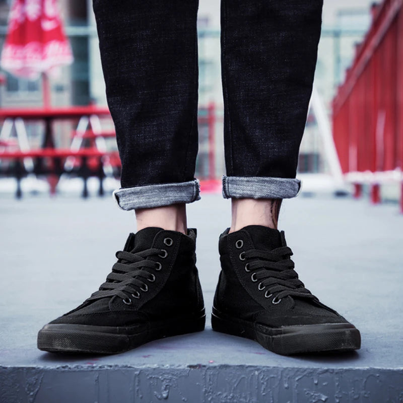 High Top Canvas Shoes Men Shoes Fashion Classics Casual Shoes Solid Color Lace Up Running Shoe High Quality Flat Male Sneakers